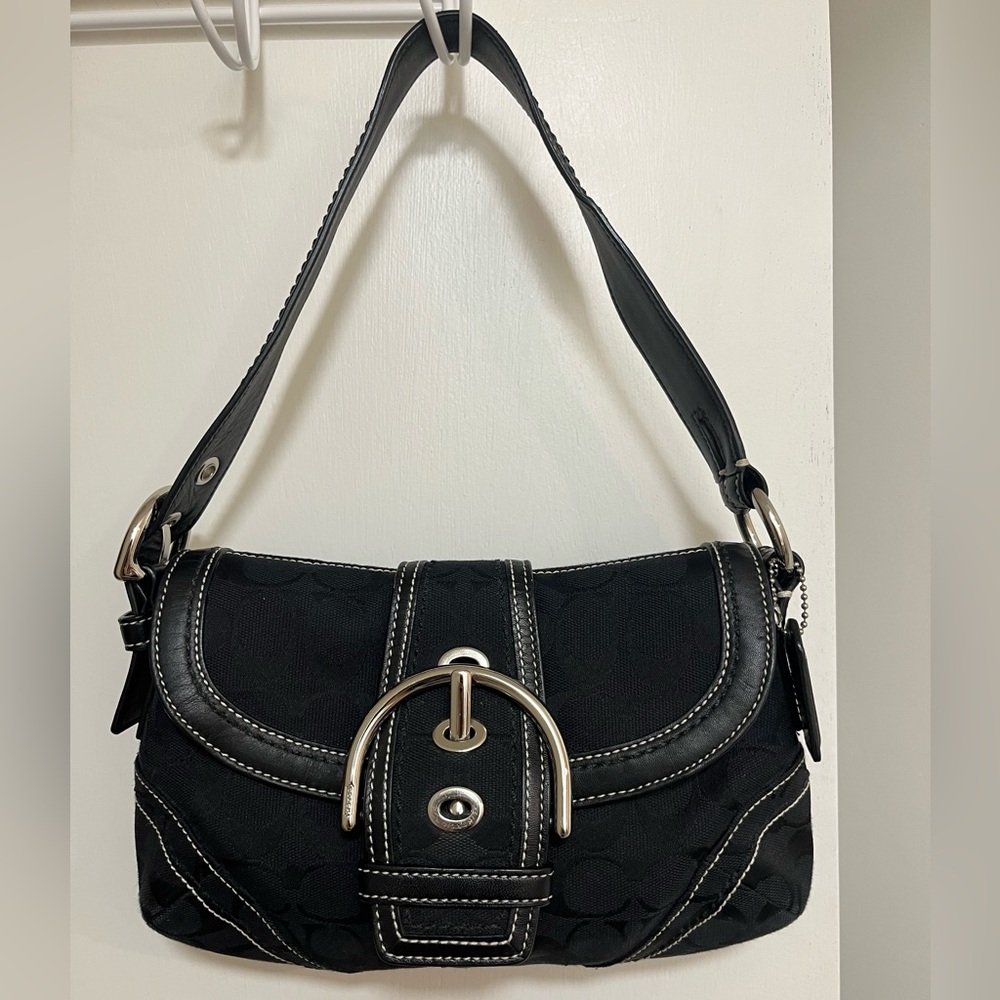Coach 10296 Small Soho Black
Signature C Canvas Shoulder Bag Y2K
Vintage